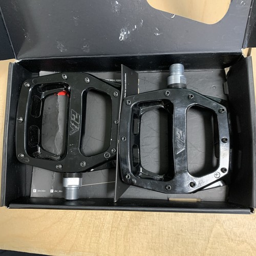 Dmr v12 pedals flat platform - dmr,